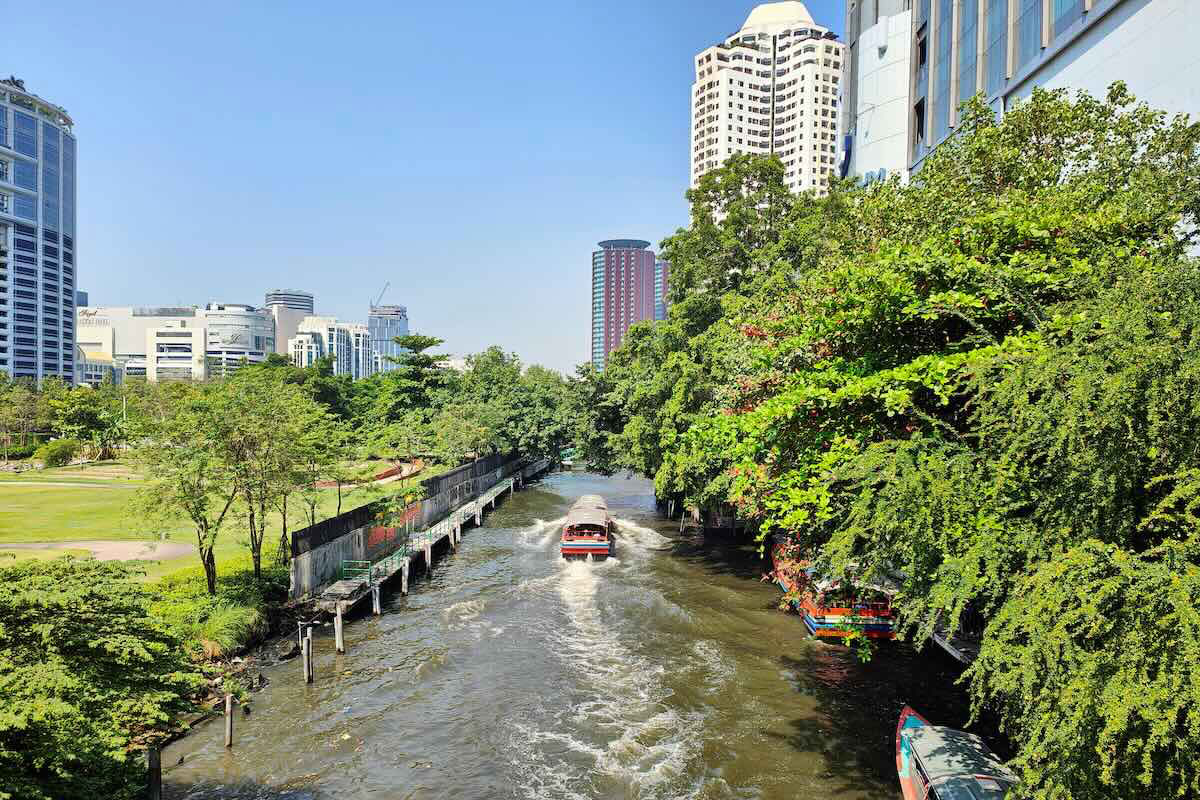 A canal running through Bangkok. Photo by Kee Hong on Unsplash