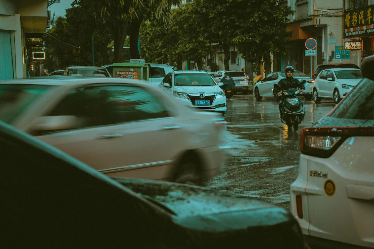 Rain-inundated streets in China. Photo by 嘉洪 钟 on Pexels